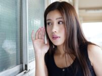 エロ動画情報 俺の宝箱 | 《美巨乳熟女》「昼間から元気でね♥」隣に住む男女のあえぎ声が聞こえる。【エロ動画 俺の宝箱】