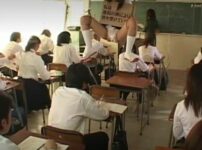 エロ動画情報 俺の宝箱 | 【俺の宝箱】<JC/Lori>この変態的でエロティックな学校では、先生も生徒も常に刺激的な方法を探しています。授業に遅刻した罰として、生徒がバイブレーターを装着させられ、縛られたまま教室に引きずり込まれることもあるそうです。