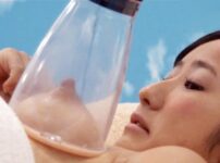 エロ動画情報 俺の宝箱 | 【俺の宝箱】<mm>日焼けくっきりの夏休み10代が整体中にチクビを吸われワレメを弄られる★★セクハラで興奮するとおねだりしてフェラしてバックで挿入