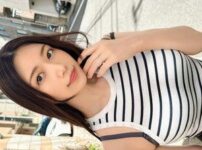 999489