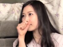 エロ動画情報 俺の宝箱 | 【俺のエロ動画】【人妻ナンパ】美人妻に迫る！子持ちの母である人妻がフェラチオされ、差し出されたペニスがコンドームなしでマンコに挿入される！【俺の宝箱】